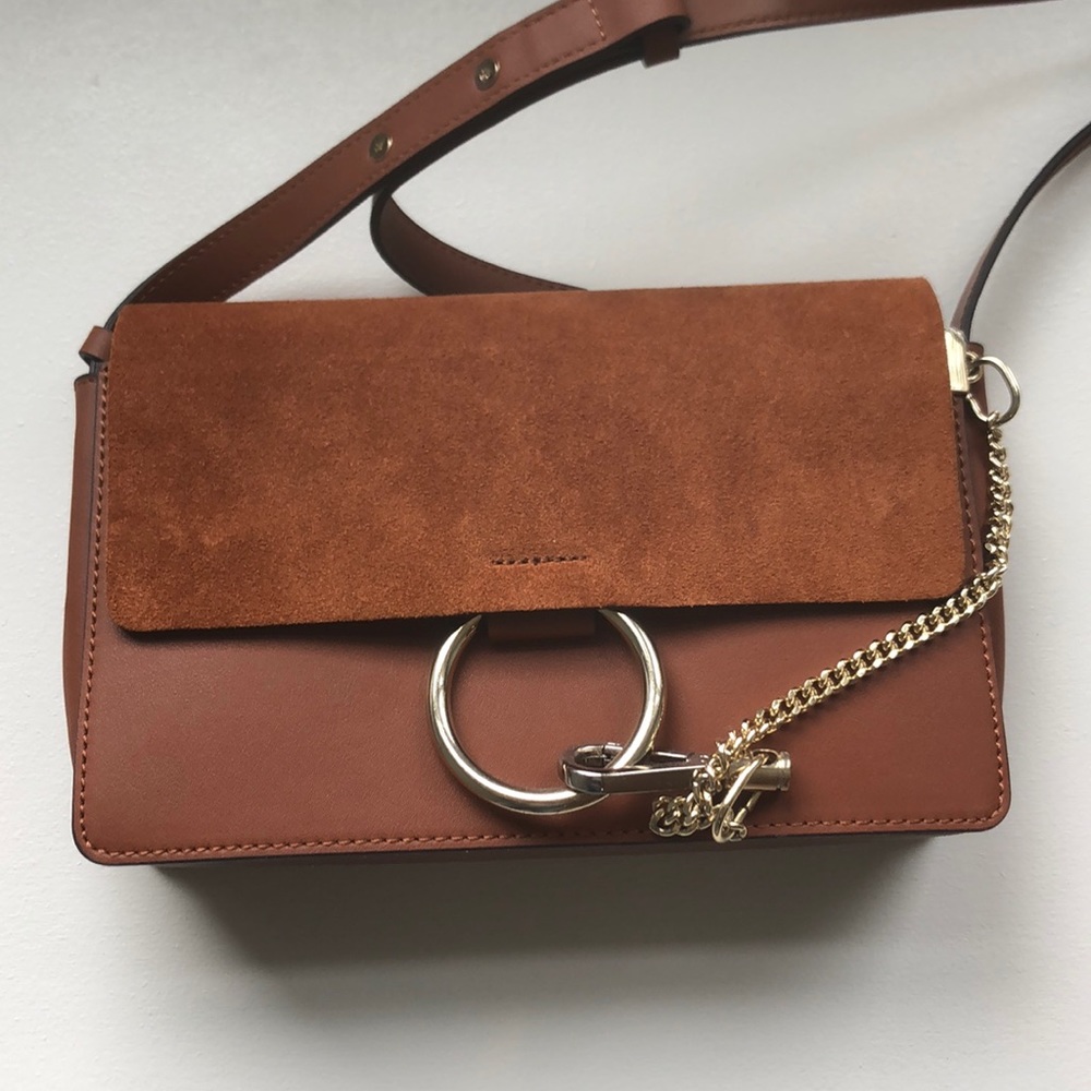Ring crossbody bag